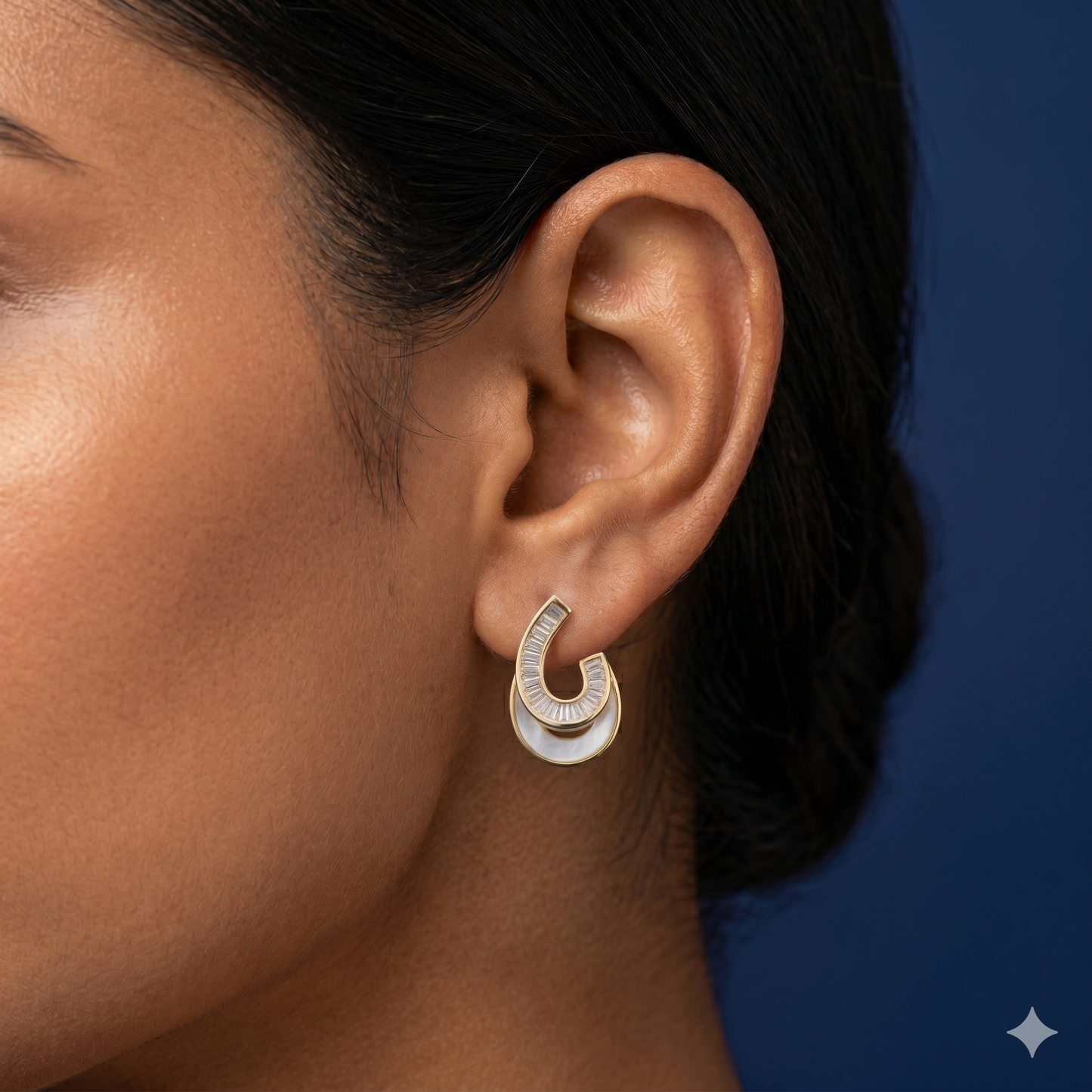Moonlight Curve Studs - KN05
