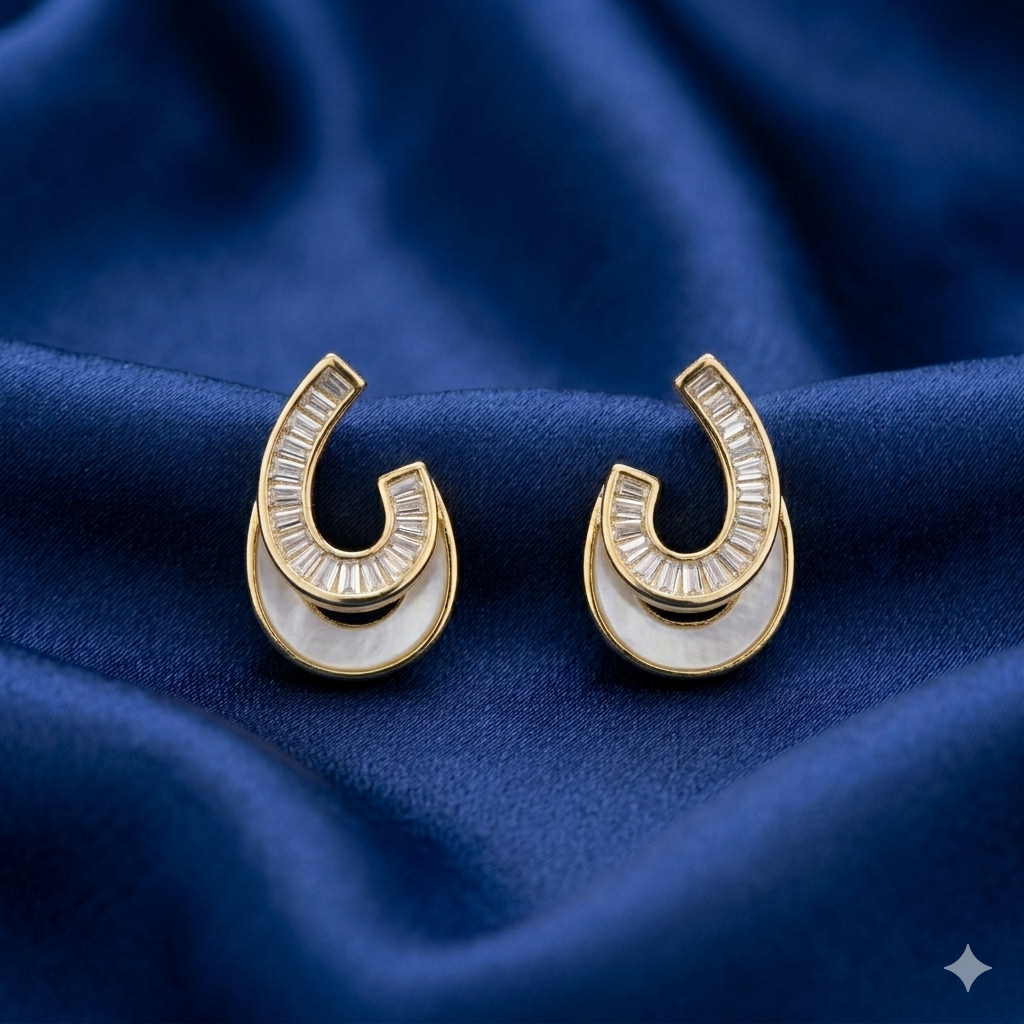 Moonlight Curve Studs - KN05